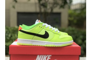 Nike Dunk Low “Glow in the Dark” 2023 