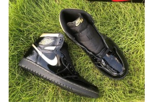 Air Jordan 1 Retro High Black Metallic Gold (2020) 