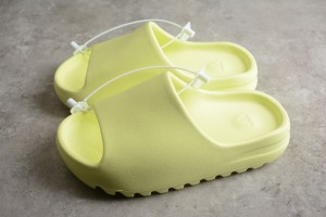 Adidas Yeezy Slide 'Glow Green' 