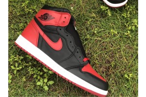 Air Jordan 1 Retro Banned (2011)